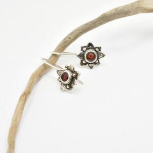 Flower garnet silver earrings