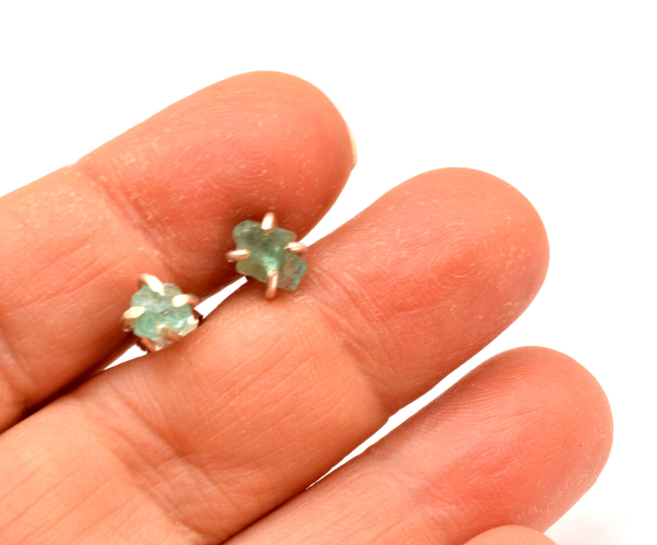 raw apatite studs