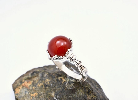 women's ring of sterling silver with carnelian