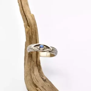 Eye sterling silver ring with labradorite