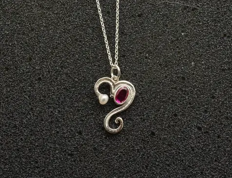 Heart silver necklace with ruby color cz ασημένια καρδιά με οβάλ ζιργκόν σε ασήμι 925